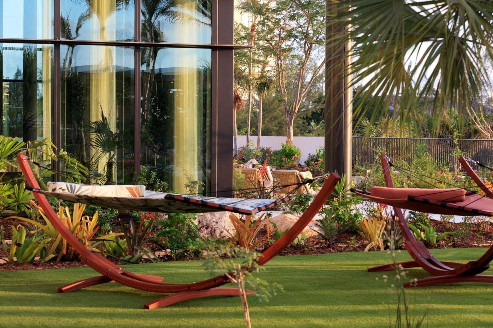 Hotel Indigo Grand Cayman By Ihg West Bay Buitenkant foto